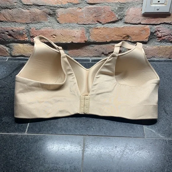 CACIQUE LIGHTLY LINED NO WIRE BRA - Picture 2 of 6